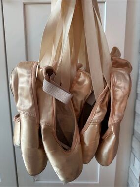 Satin Ballet Pointe Shoes in Rose Gold - Classic Dance Slippers